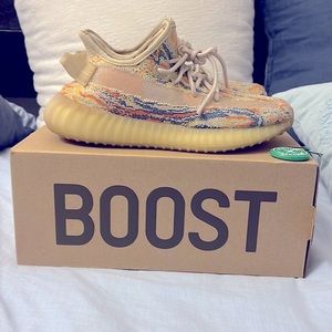 Yeezy 350 V2 Oat (WITH STOCKX VERIFICATION CODE AND TAG)